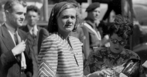 Photo Gallery Image - Pictures of Daphne du Maurier