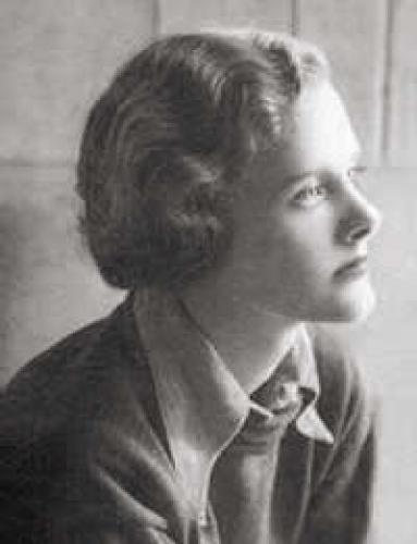 Photo Gallery Image - Pictures of Daphne du Maurier