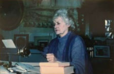 Daphne du Maurier at her typwriter c1970s