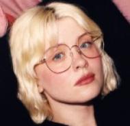 Maisie Peters new single Say My Name In Your Sleep is loosely based on Rebecca by Daphne du Maurier