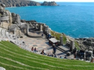 Minack Theatre's first ever film screening - Hitchcock's <em>Jamaica Inn</em>